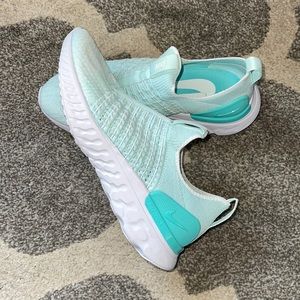 Nike React Phantom Run Flyknit 2